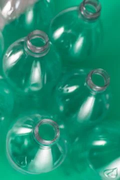 Vertical diagonal view of a pack of empty and recyclable water bottles, with  Foto stock