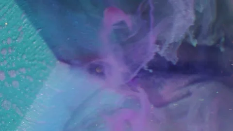 Vertical dye spill blur paint wave cube smoke Stock-Footage 333793851