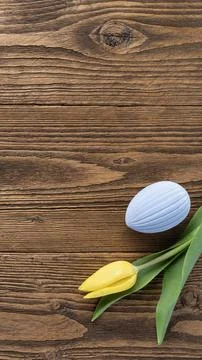 Vertical Easter background with pastel eggs Foto stock