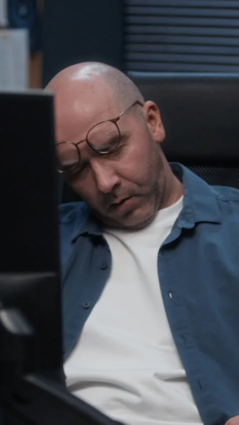 Vertical of Exhausted Cybersecurity Professional Taking Off Glasses at Computer 스톡 동영상 324028690