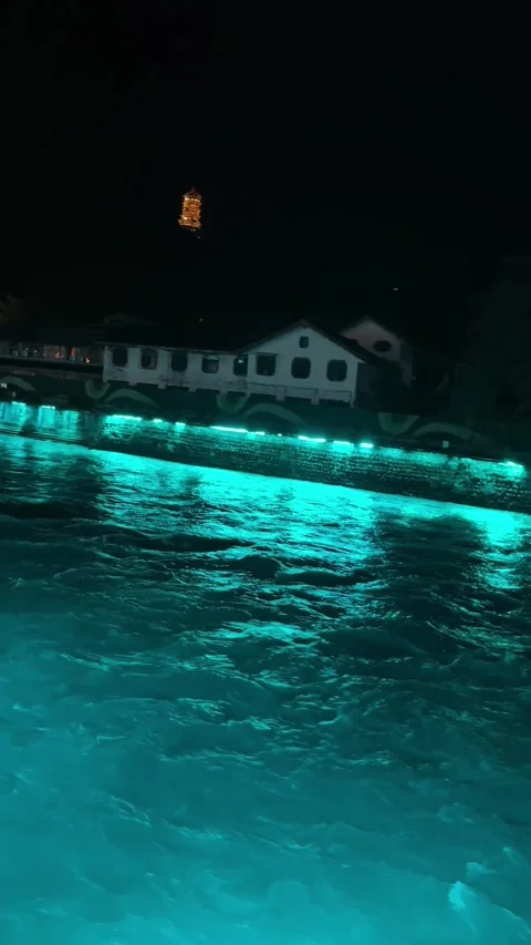 Vertical Famous Blue Tears Night View Near Ancient South Bridge Видео 335256339