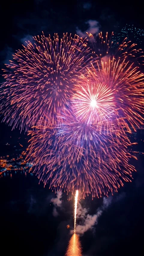Vertical fireworks background 스톡 동영상 301360140