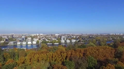 Vertical Flight With View Of Alt-Stralau, Berlin Vídeos de archivo 223192278