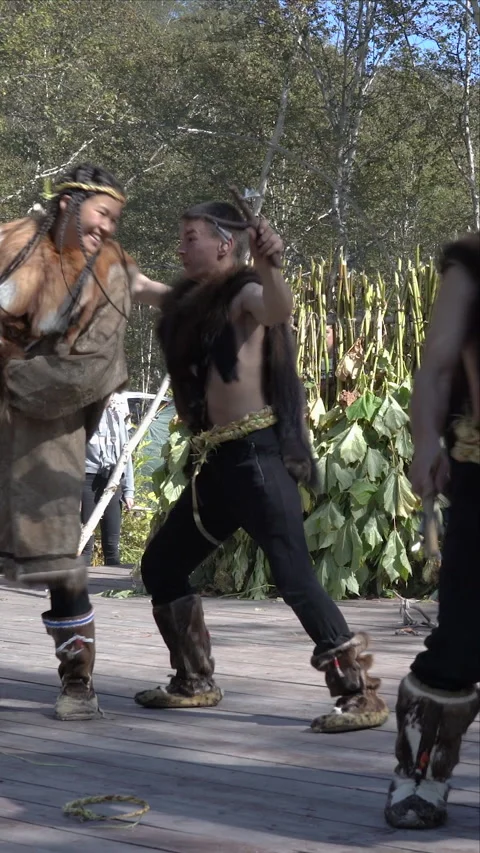 Vertical footage folklore ensemble of aboriginal people of Kamchatka dancing in Stock Footage 265755229