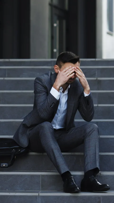 Vertical Format Video of Upset businessman in frustration outside office Stock Footage 302805129