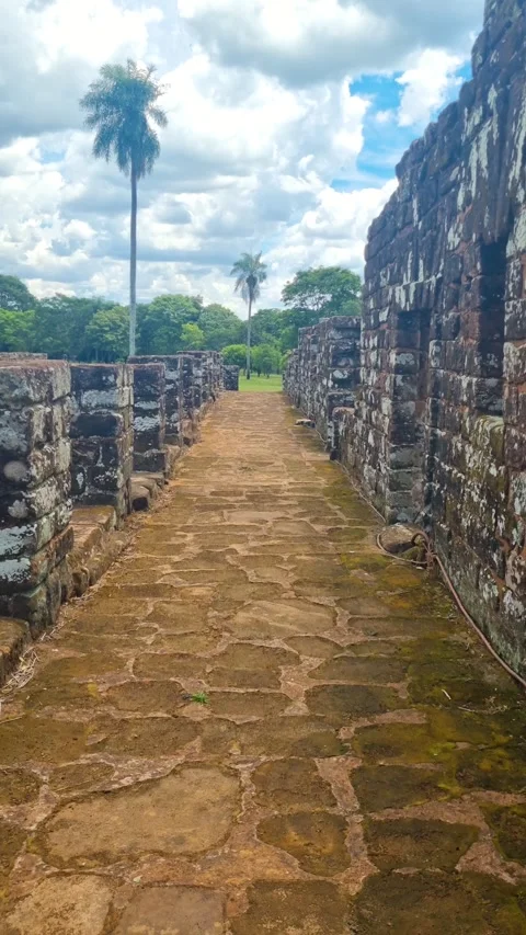 Vertical forward-moving shot inside La Santísima Trinidad de Paraná in Paraguay Video stock 337125760
