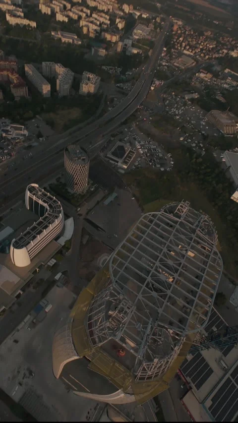 Vertical FPV drone dive from skyscraper rooftop in Sofia, Bulgaria. Stock Footage 340814319