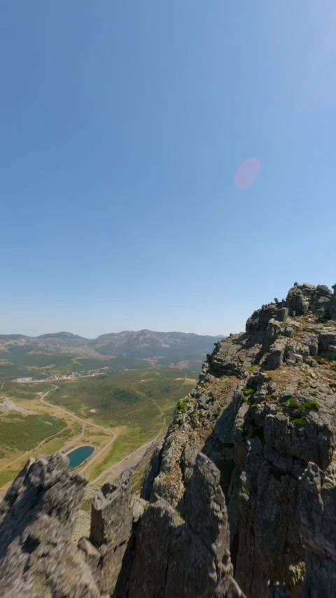 Vertical FPV High-Speed Mountain Flight Asturias Spain Sunny Daylight 库存影片 340917701