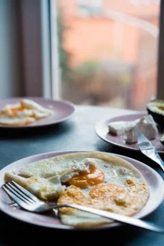 Vertical frame breakfast consisting of scrambled eggs for two persons Stock-Fotos