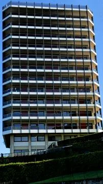Vertical Geometry: The Rationalist Tower Overlooking EUR Rome Foto stock