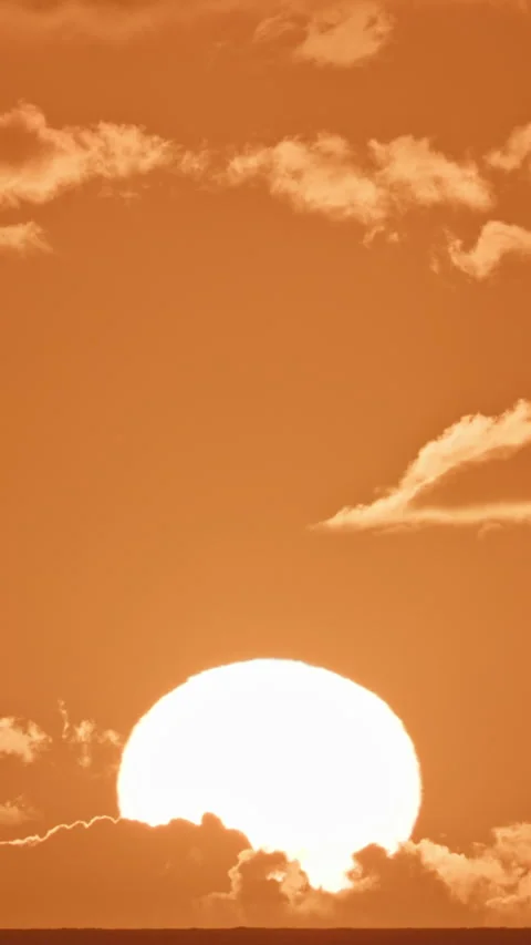 Vertical Golden Sunset Miami, End Of Day Timelapse With Giant Sun Above Ocean Video stock 301042018