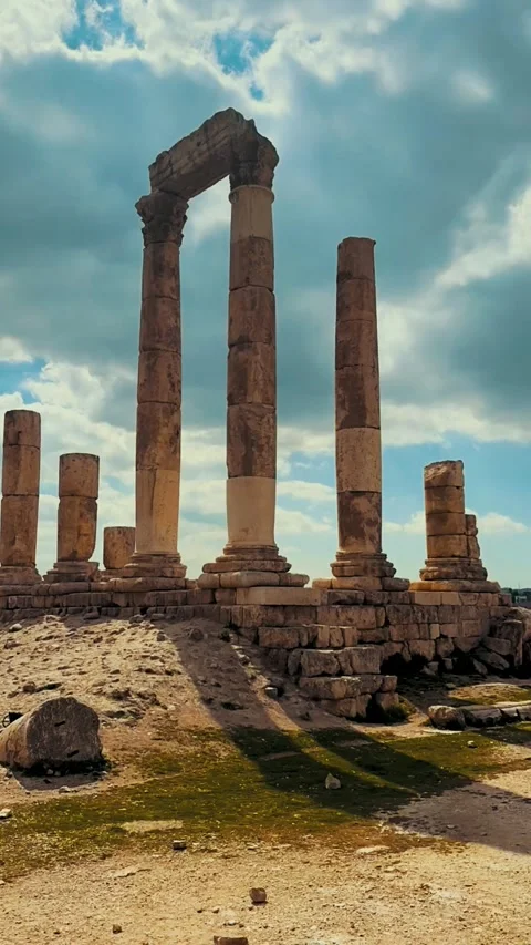Vertical Hyperlapse of Amman, Jordan's Citadel and Temple of Hercules Stock Footage 331686804