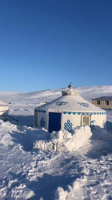 Vertical Idyllic Winter Scene of Traditional Yurts in Deep Snow Inner Mongol Stockbeeldmateriaal 332525508