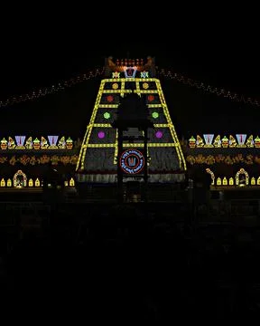 Vertical image of Night lighting done on famous Titupaty temple in Andhra Pra Foto stock
