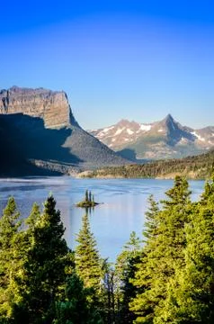 Vertical landscape view of mountain range in glacier np, usa Stock Photos