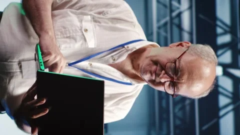 Vertical Manager optimizes data center Stock Footage 248471898