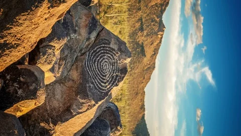 Vertical, Native American Indian Petroglyph in Saguaro National Park, Arizona Stock-Footage 122531899