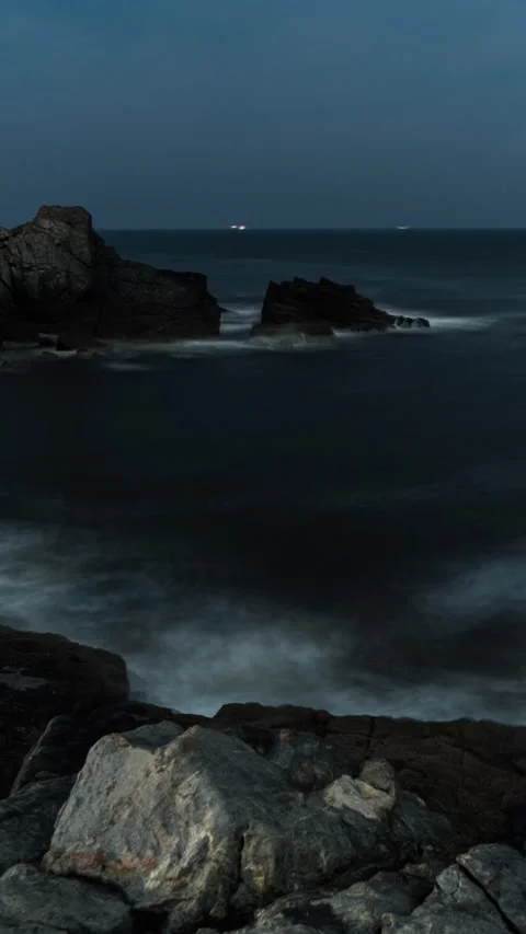 Vertical Ocean Waves Crashing on Rocks Motion Shoreline Timelapse Stock Footage 327670247