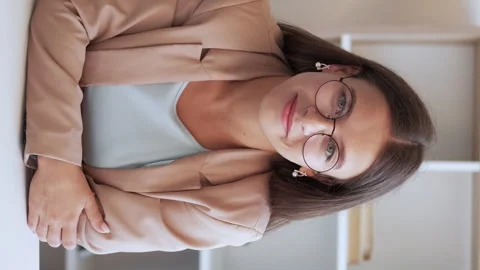 Vertical online mentor expert call woman coach Stock Footage 248913394