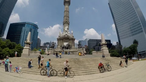 Vertical panning of the Angel of Independence. Video stock 114003918
