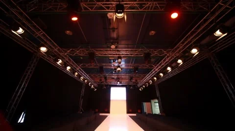 Vertical panning of empty fashion model podium Video stock 998149