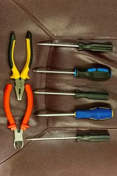 Vertical pattern construction nippers screwdriver vertical set tool kit deskt Foto stock