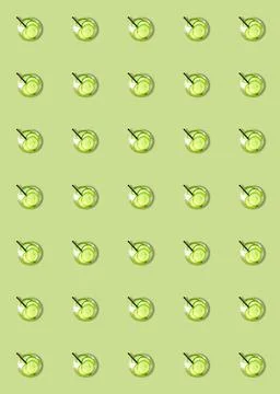 Vertical pattern of detox water in a glass with sliced fresh cucumbers on a g Foto stock