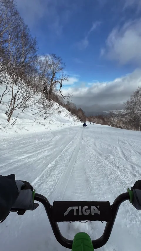 Vertical POV Long Continuous Snow Karting Downhill in Hokkaido Japan 스톡 동영상 333700130