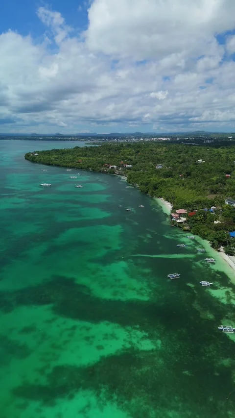 Vertical Pull-Back Ascend Over Panglao Island Vídeos de archivo 339121180