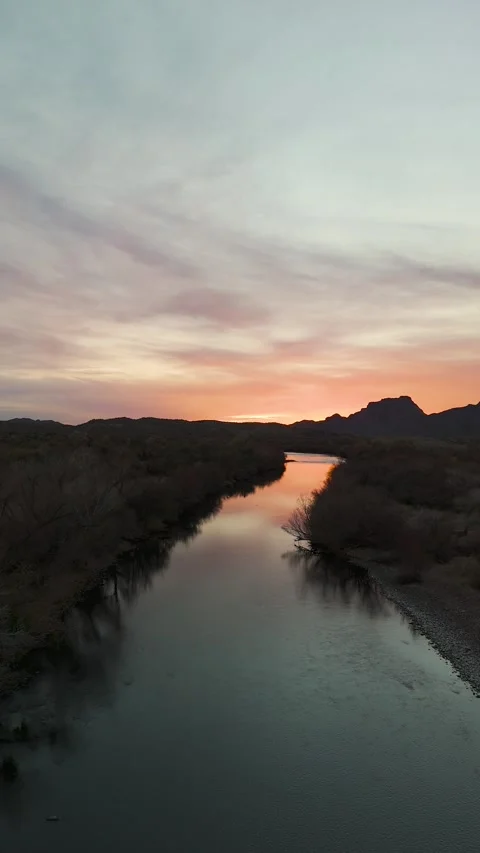 Vertical Ratio Drone View Of Sunset Reflections On River In Arizona 库存影片 301147184