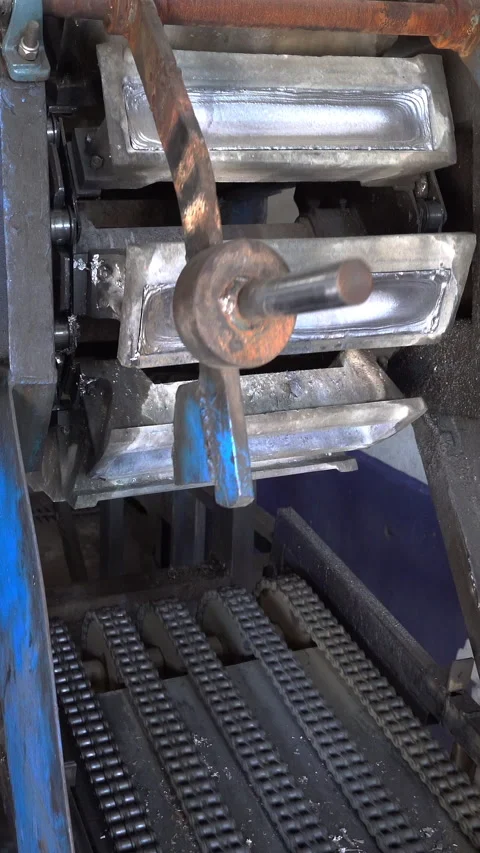 Vertical  Recycling, Lead separation Stockbeeldmateriaal 310053536