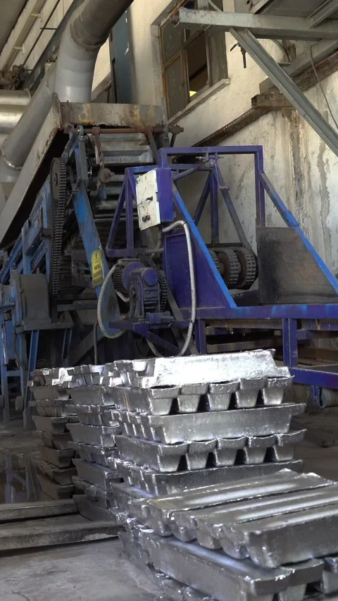 Vertical  Recycling, Lead separation Stockbeeldmateriaal 310053977