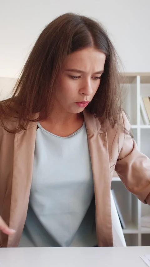 Vertical report presentation nervous work woman Video stock 244066235