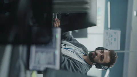 Vertical Screen Man Working on Computer in Office 스톡 동영상 159551440
