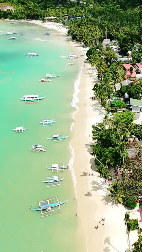 Vertical screen turquoise waters and tropical beach in Palawan Vidéo 318897465