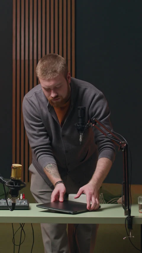 Vertical of Setting Up Sound Equipment in Professional Broadcasting Studio Vidéo 295049156