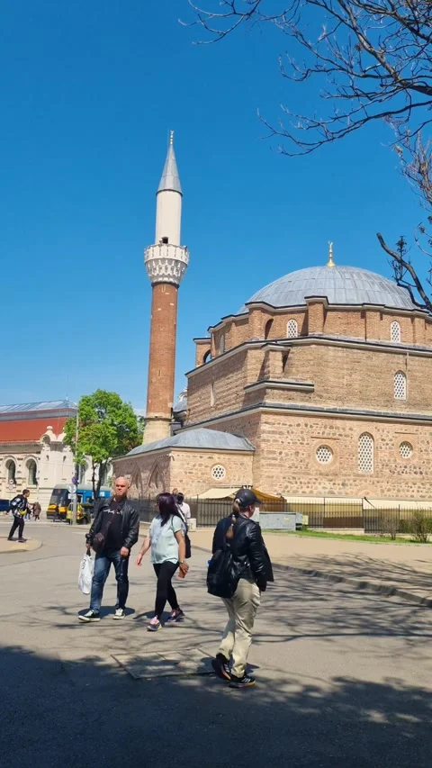 Vertical shot of Banya Bashi Mosque in central Sofia, a historic Ottoman Stock Footage 311903608