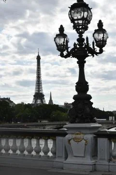 Vertical shot from a bridge in Paris to Eiffel Tower at daytime Foto stock
