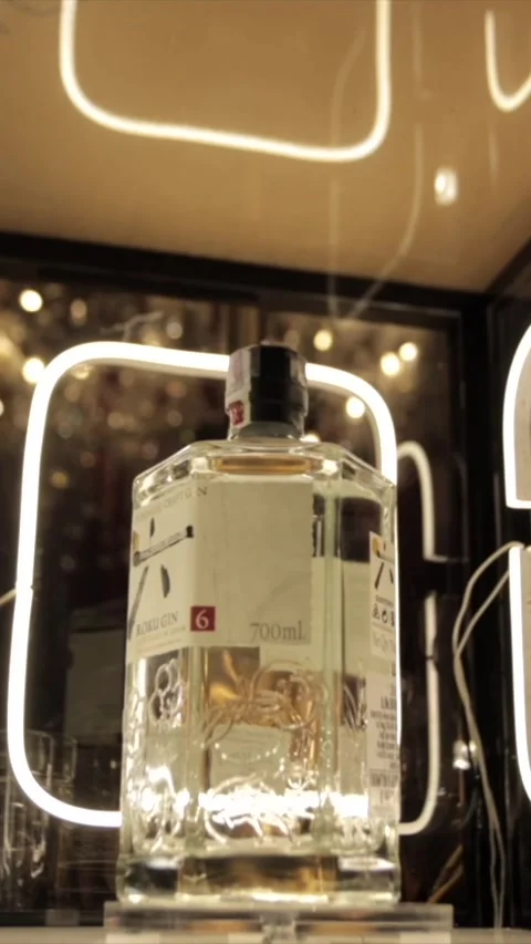 Vertical Shot of Cocktail Bar Setup at an Indian Wedding Reception Видео 337453156