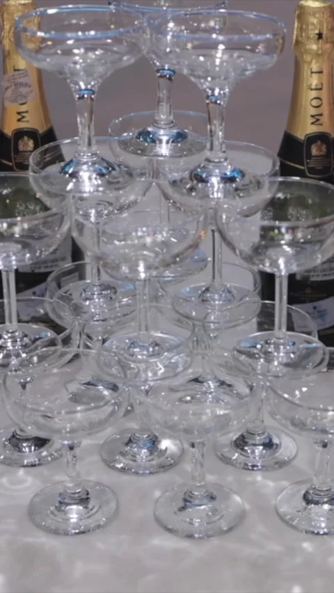 Vertical Shot of Cocktail Bar Setup at an Indian Wedding Reception 動画素材 337453158