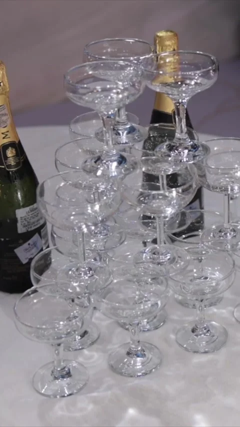 Vertical Shot of Cocktail Bar Setup at an Indian Wedding Reception 動画素材 337541210