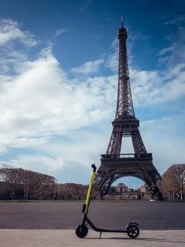 Vertical shot of Eiffel Tower, Paris France Foto stock