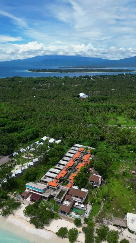 Vertical shot going back gili island 스톡 동영상 240095469