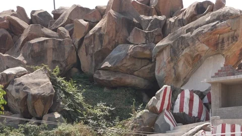 Vertical shot of large mountain rocks, Large mountain rocks Vídeo Stock 151939745