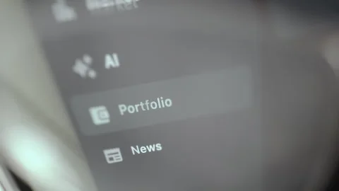 Vertical side menu from a trading platform interface, Portfolio option is Vídeo Stock 329307101