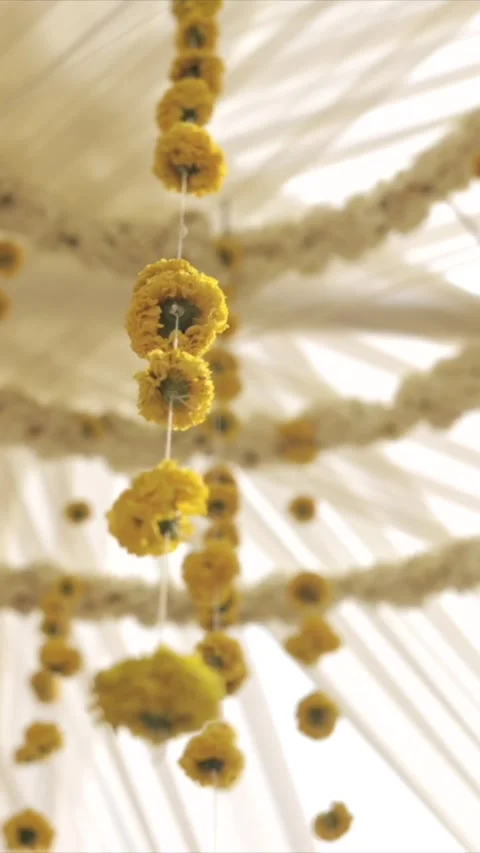 Vertical Slow Motion Shot of Indian Wedding Venue Decoration in India 库存影片 331559554