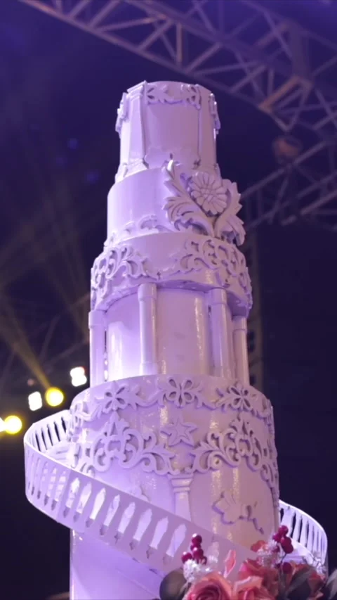 Vertical Slow Motion Shot of Indian Wedding Venue Decoration in India Vídeo Stock 336843417