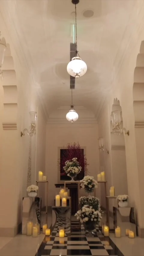 Vertical Slow Motion Shot of Indian Wedding Venue Decoration in India Stockbeeldmateriaal 337405027