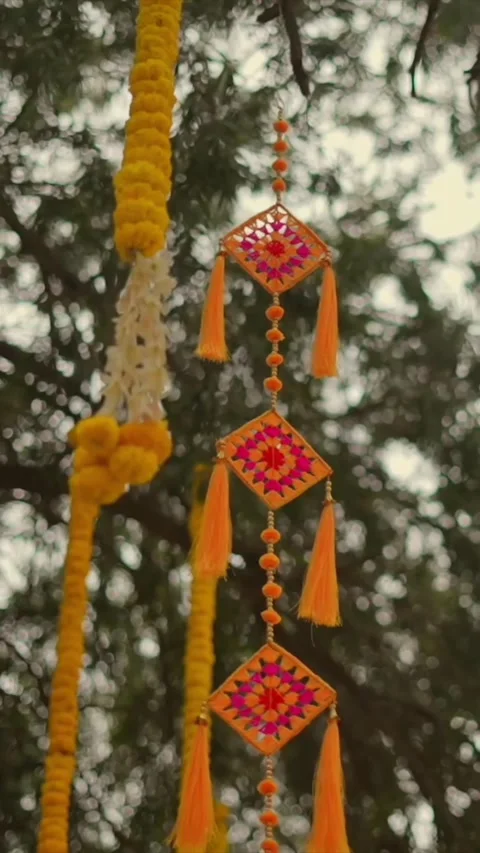 Vertical Slow Motion Shot of Indian Wedding Venue Decoration in India Stockbeeldmateriaal 337405410