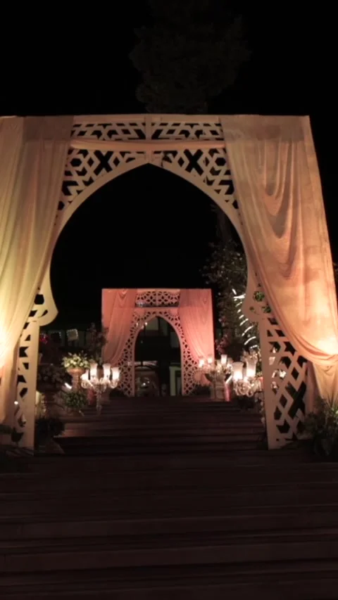 Vertical Slow Motion Shot of Indian Wedding Venue Decoration in India Vidéo 337405482